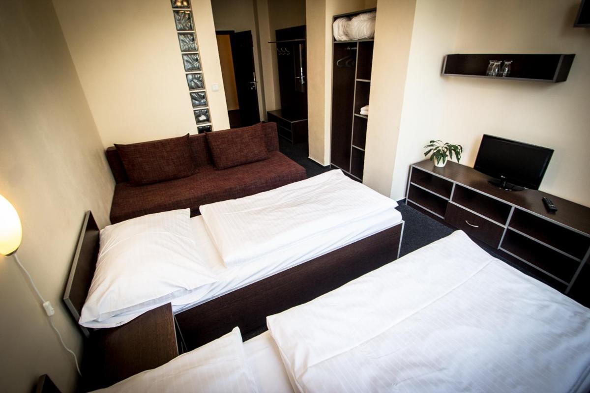 Hotel Sazavsky Ostrov Sazava  Bagian luar foto
