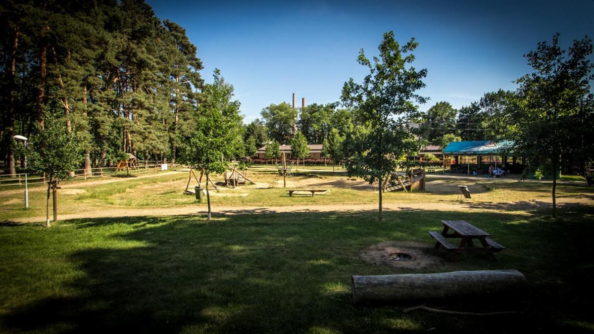 Hotel Sazavsky Ostrov Sazava  Bagian luar foto